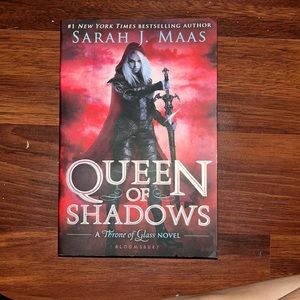 Queen of shadows book